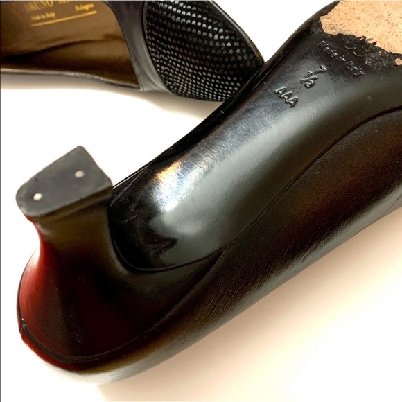 BRUNO MAGLI Houndstooth Cap Black Leather Pump - Picture 4 of 6